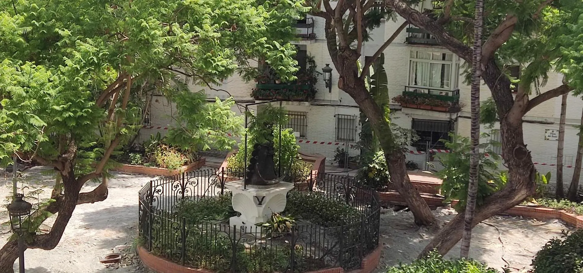 Estepona City Center Apartment elérhetőségei